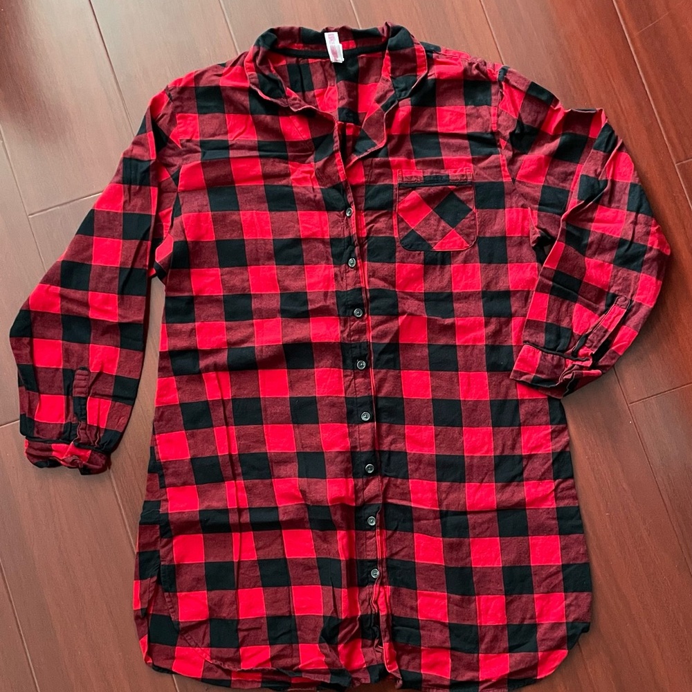 Xhilaration Red and Black Checkered Women’s Sleep Shirt